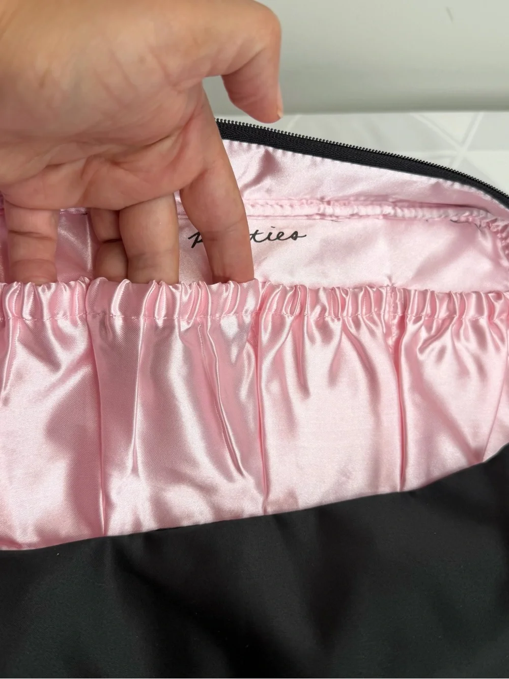 Victoria's Secret Travel Lingerie Bag Black Zip w/ Pink Satin Compartments NWT